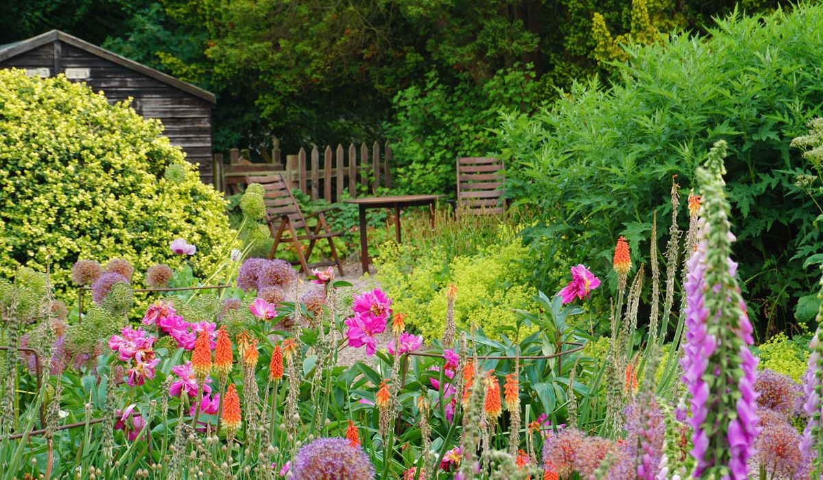 Choosing the right hand trowel for planting